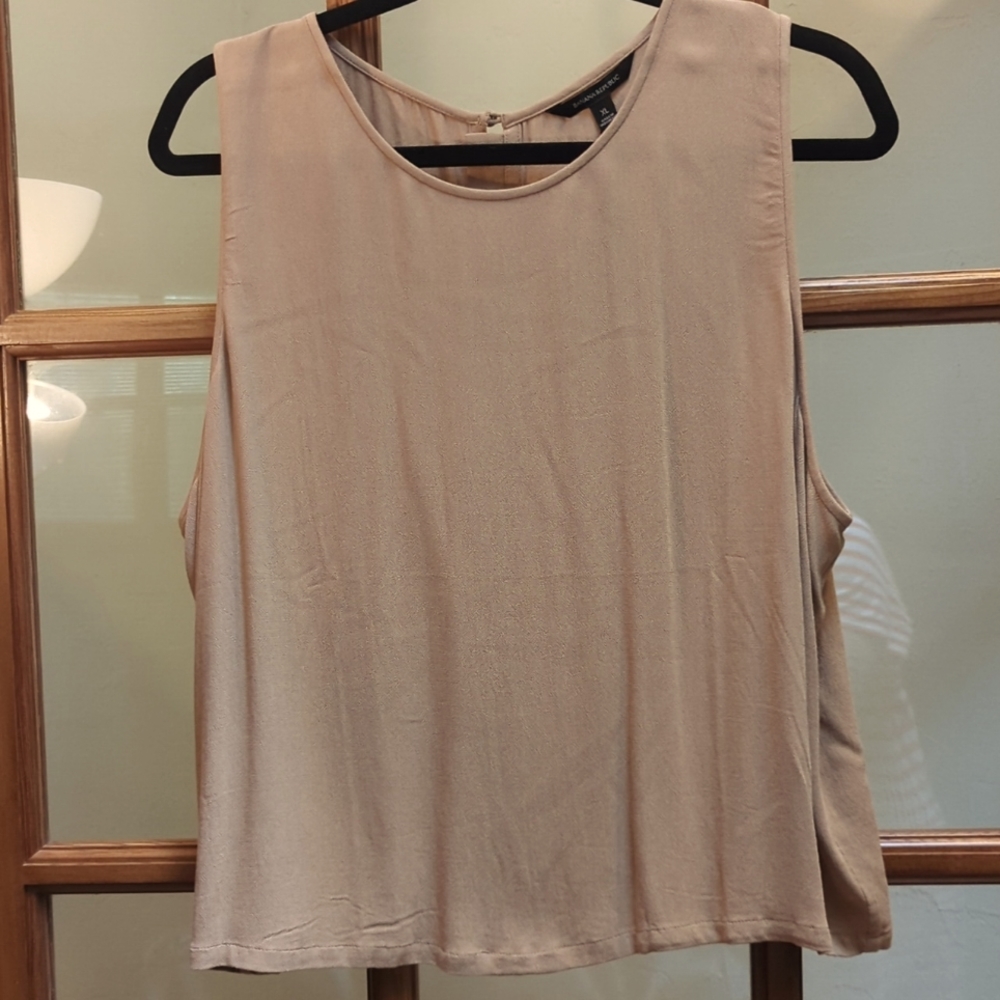 Banana Republic Ladies Top - Size XLARGE